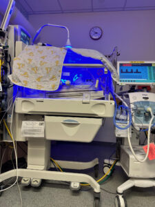 Preemie using photo therapy technology